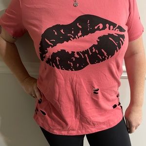 Lip print top